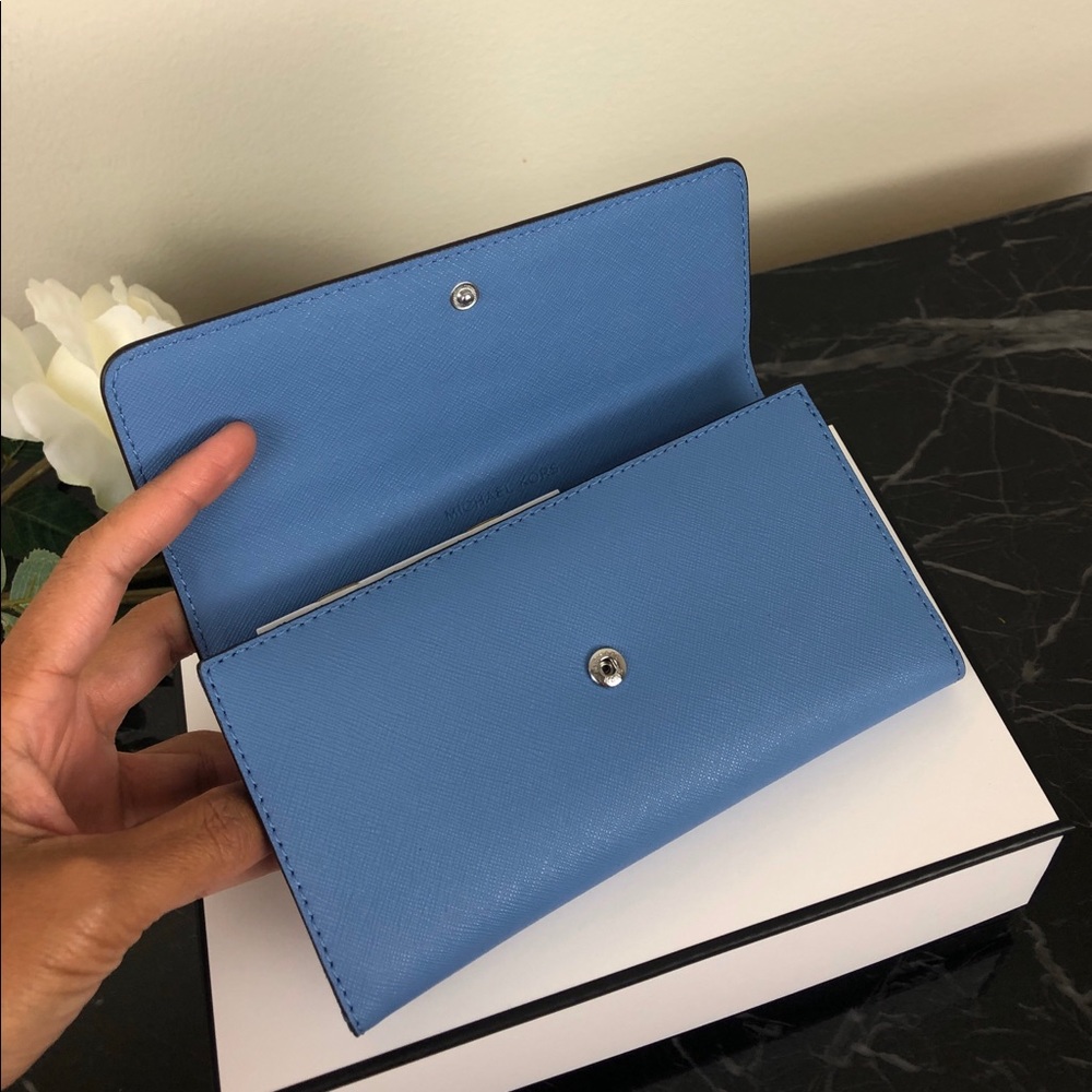 🌸Michael Kors trifold wallet French blue☘️ - Picture 7 of 7